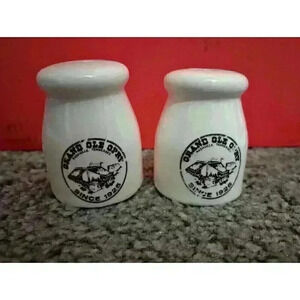 The Grand Ole Opry Salt and Pepper Shakers Vintage Made Taiwan Collectable Decor